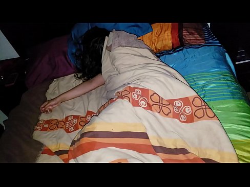 ❤️ Stepson berači svojo mlado mačeho, medtem ko ona spi. ️ Sex video pri nas sl.passionateembracespotlight.ru